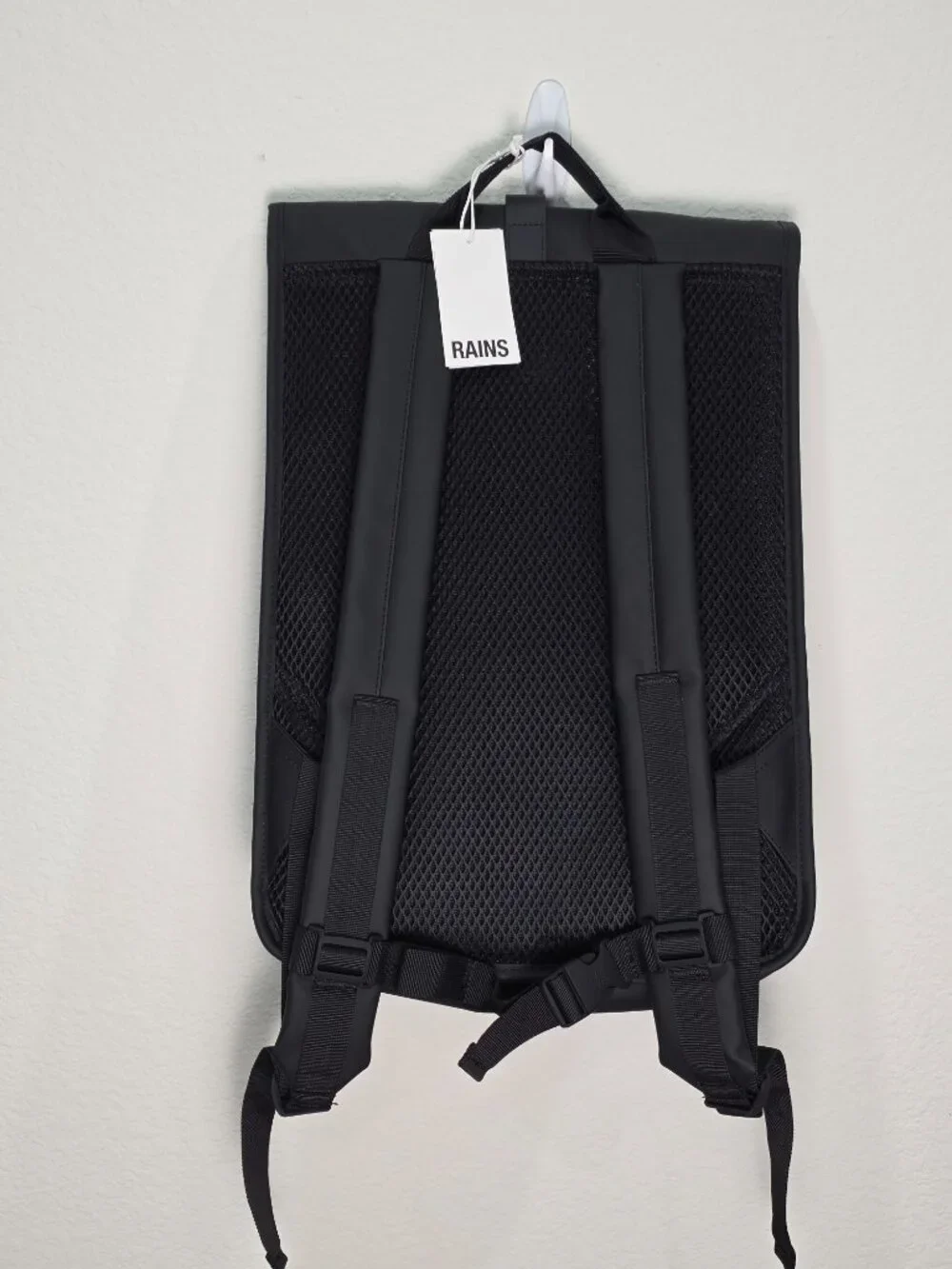 RAINS Black Rolltop Rucksack W3 Waterproof Commuter Laptop Backpack NWT